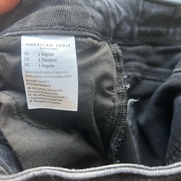 American Eagle Super Stretch Distressed Black Hi Rise Jeggings Size 6 - Picture 8 of 8